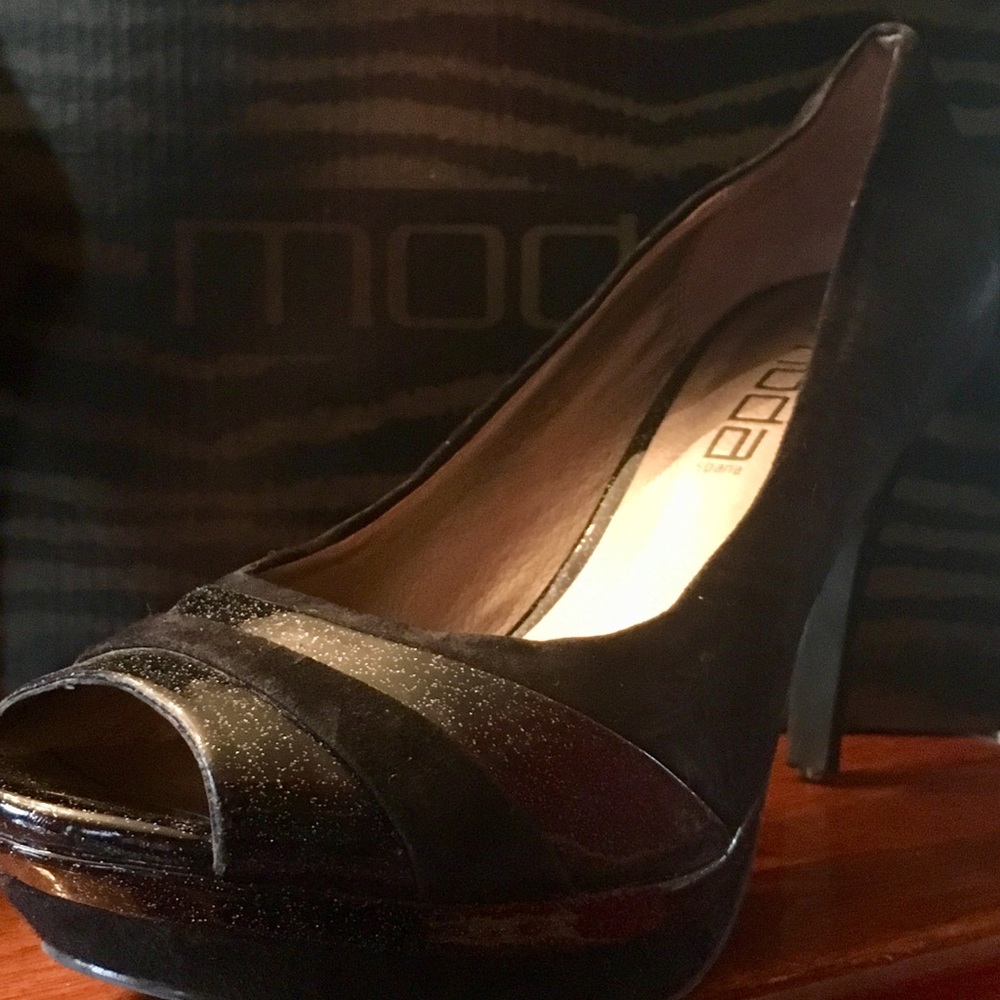Moda Black peep toe heel